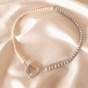 Colier din perle naturale de cultura albe si argintii.
